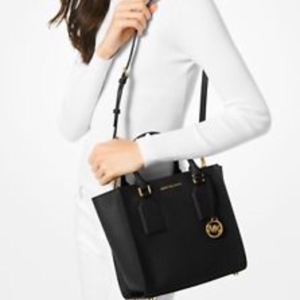 Michael Kors Authentic Purse (Satchel/Crossbody) - Picture 2 of 8